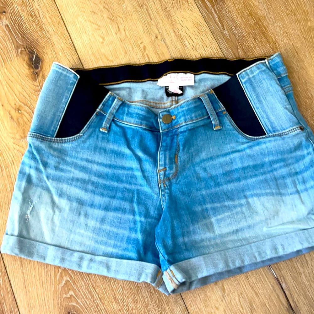 Maternity shorts
